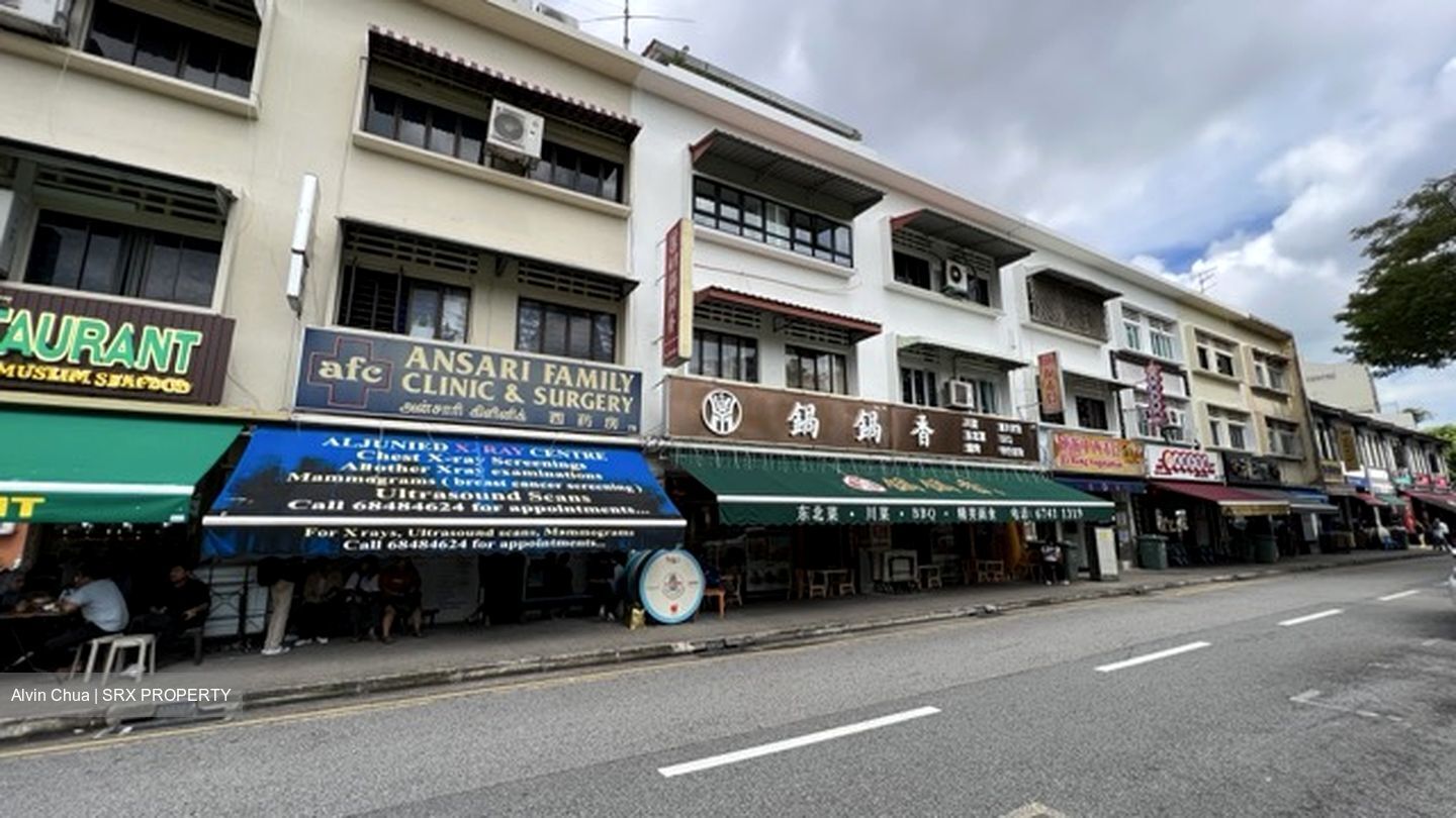 Pavilion Square (D14), Retail #490649281